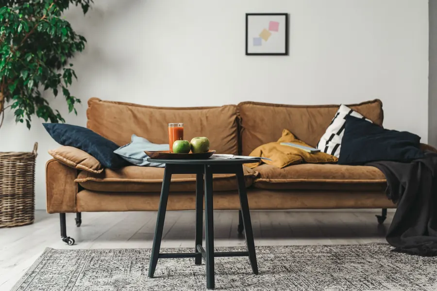 Furniture pickup and delivery crew